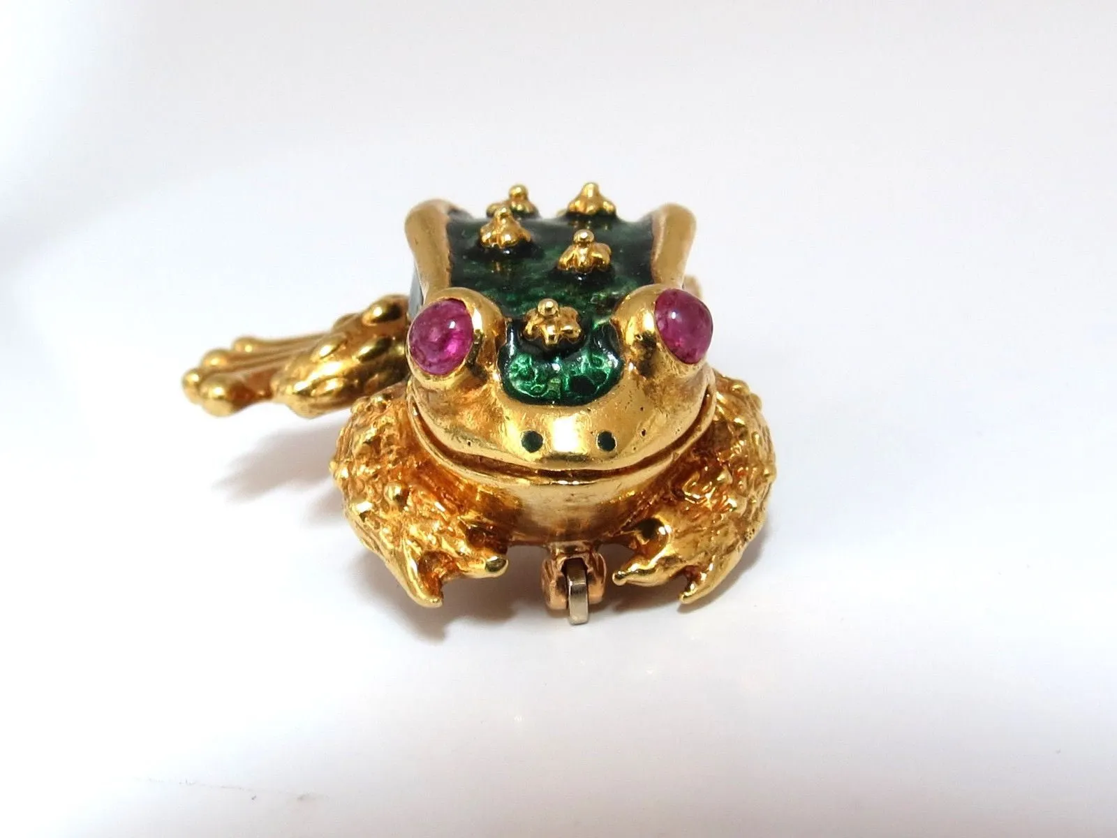 18KT TOAD PIN GREEN ENAMEL INTRICATE DETAIL 3D VINTAGE UNIQUE