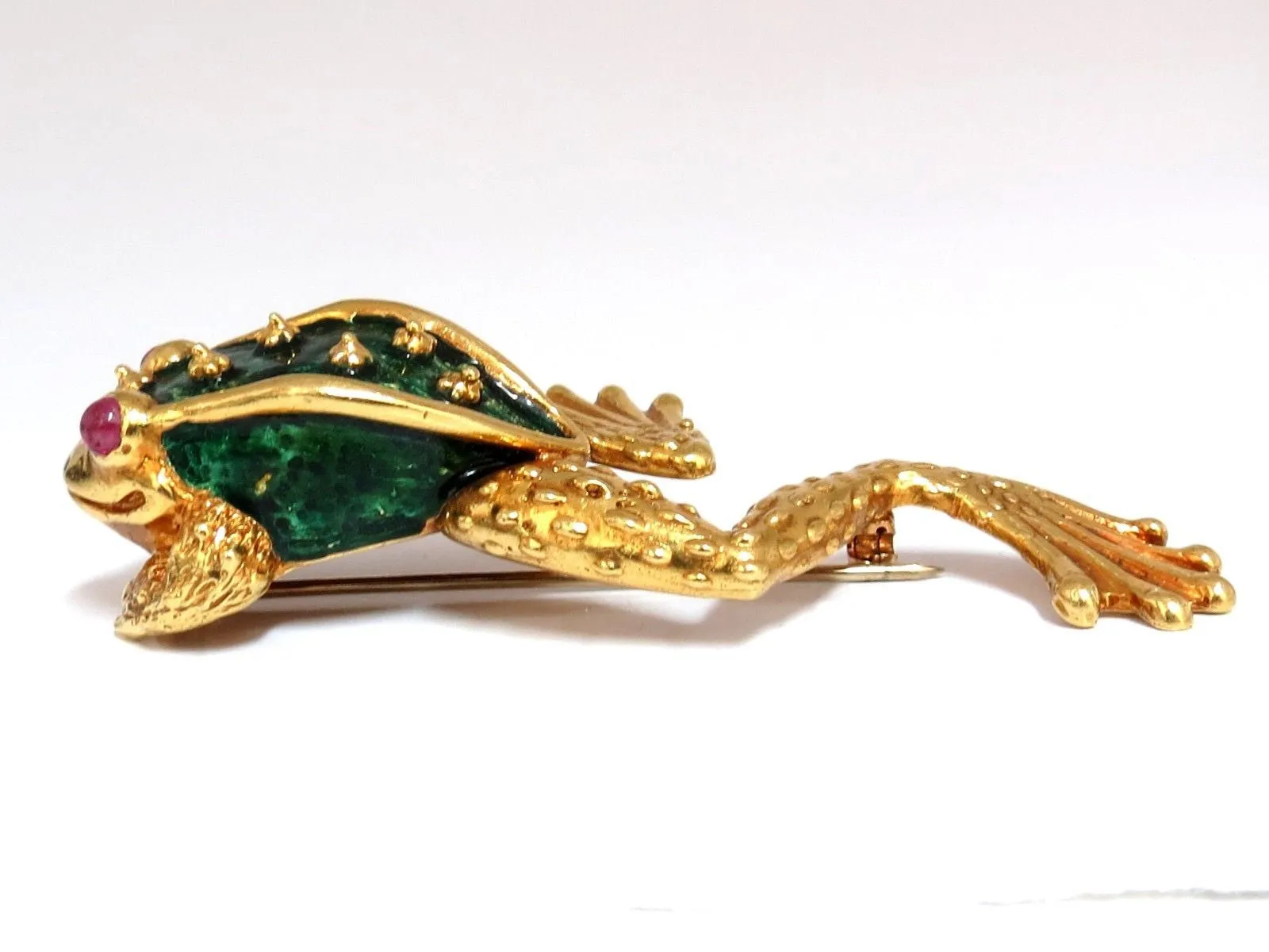 18KT TOAD PIN GREEN ENAMEL INTRICATE DETAIL 3D VINTAGE UNIQUE
