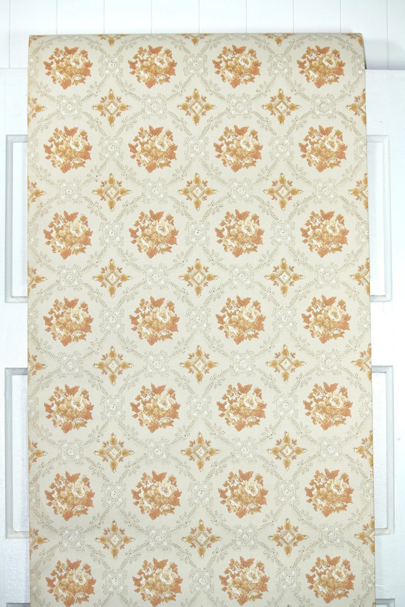 1960s Floral Vintage Wallpaper