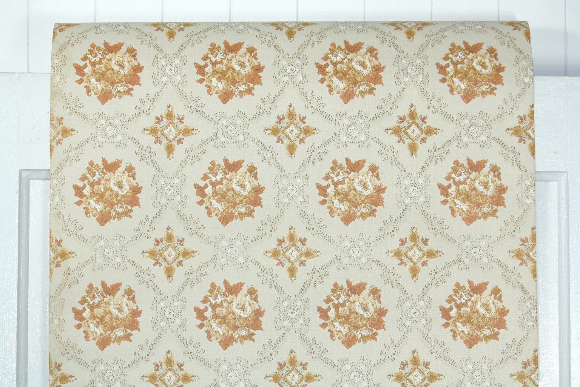 1960s Floral Vintage Wallpaper