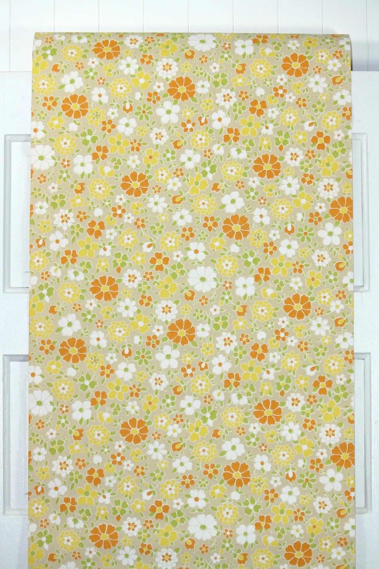 1970s Floral Vintage Wallpaper