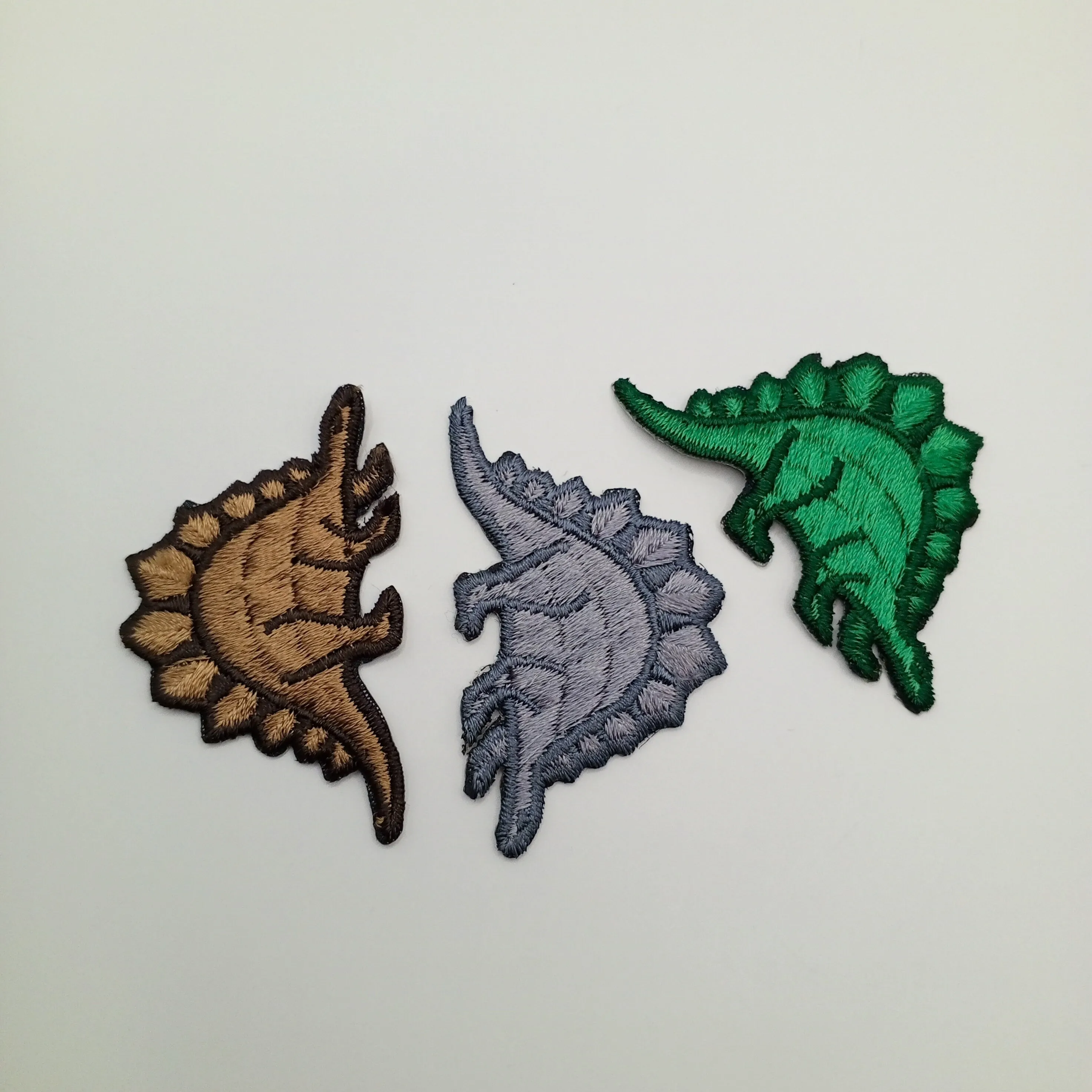 3pcs Stegosaurus Dinosaur Iron-on Patches Gray Green Brown Dinosaur Embroidered Patch Jurassic Kids Dino Patch Vintage Appliques 525