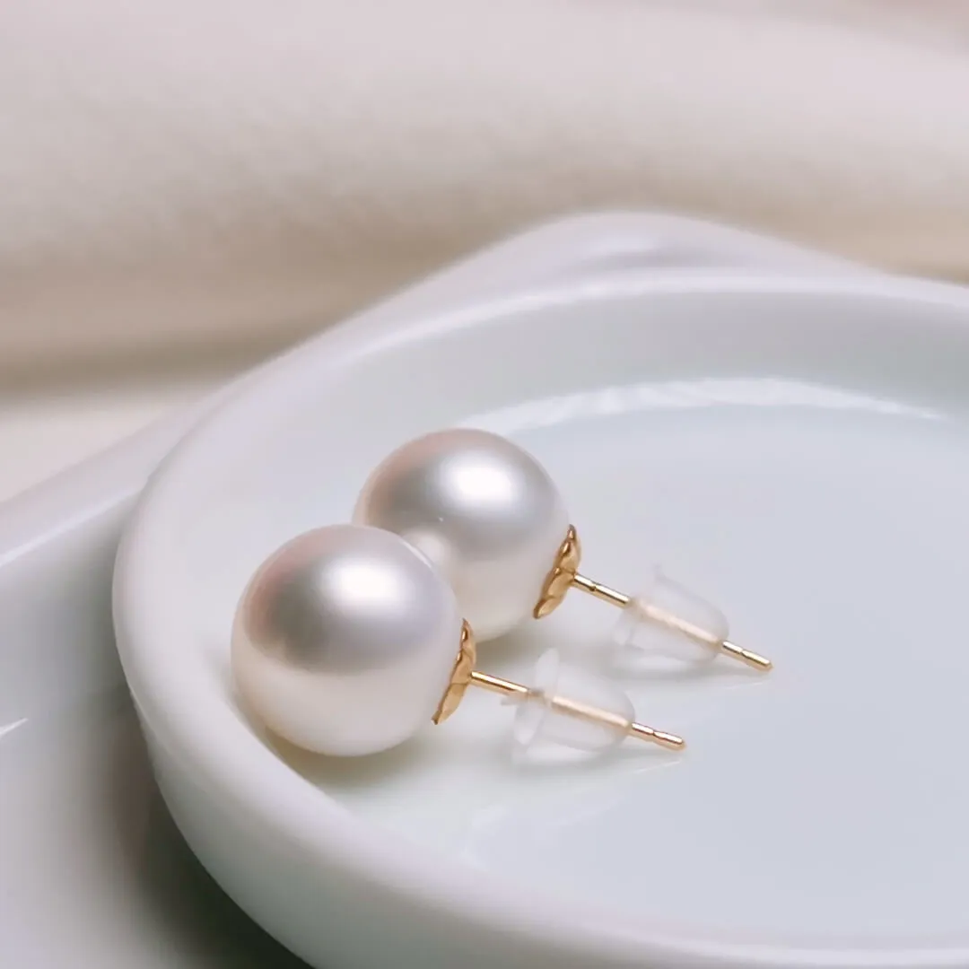 9.0-10.0 mm White Freshwater Pearl Stud Earrings