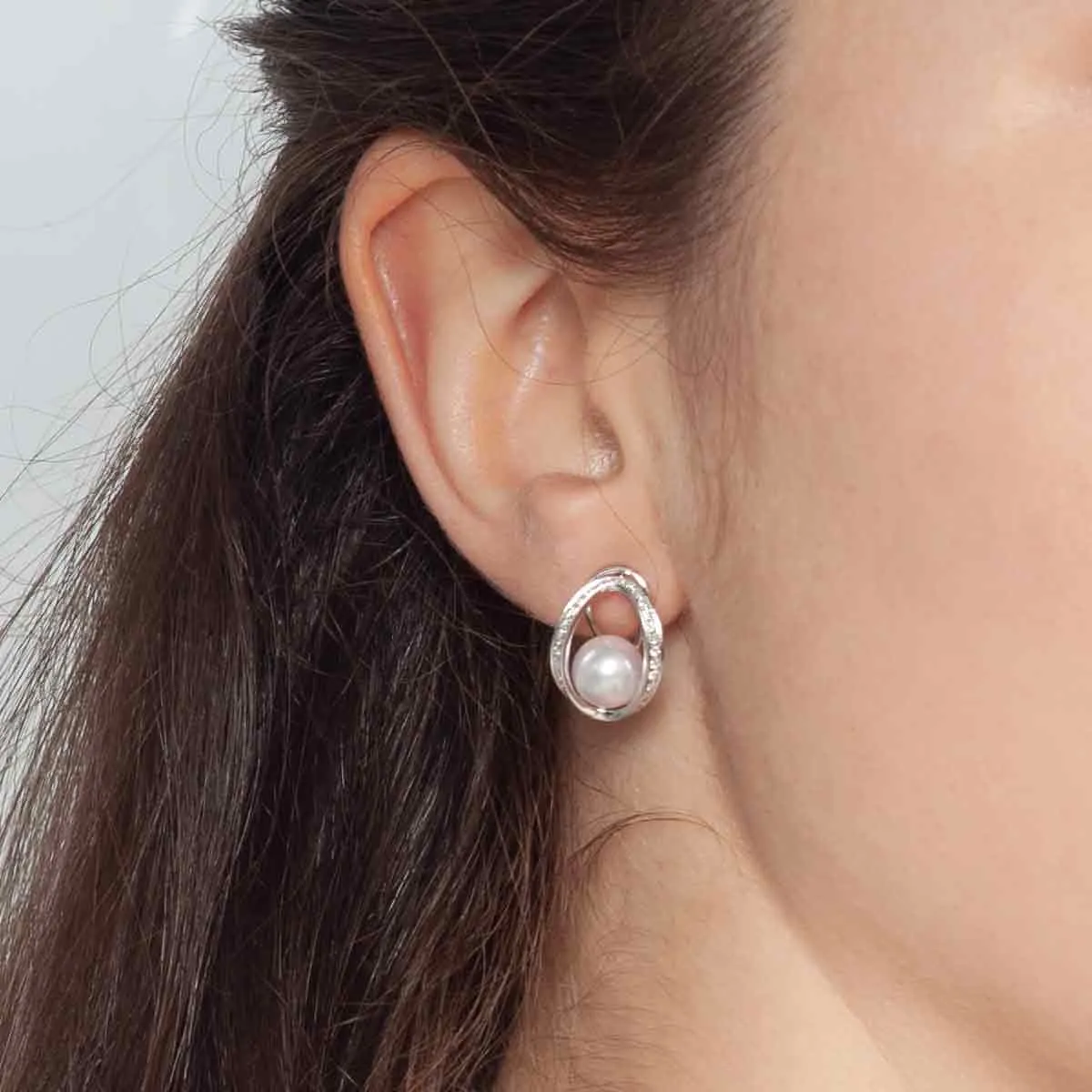 Akoya Pearl 18K White Gold Stand Out Designs Diamonds Stud Earrings