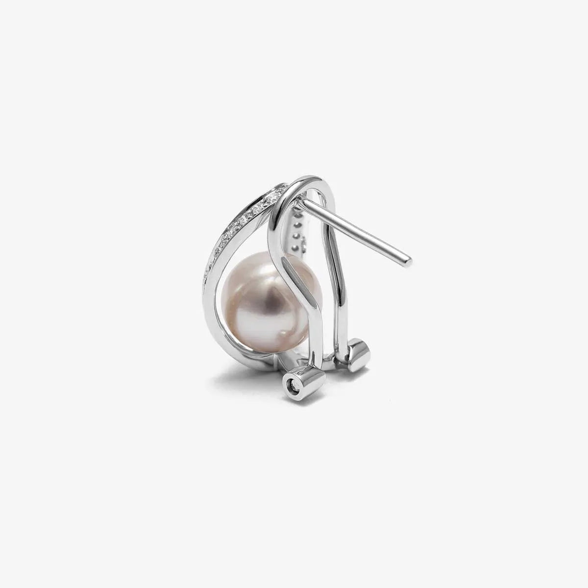 Akoya Pearl 18K White Gold Stand Out Designs Diamonds Stud Earrings