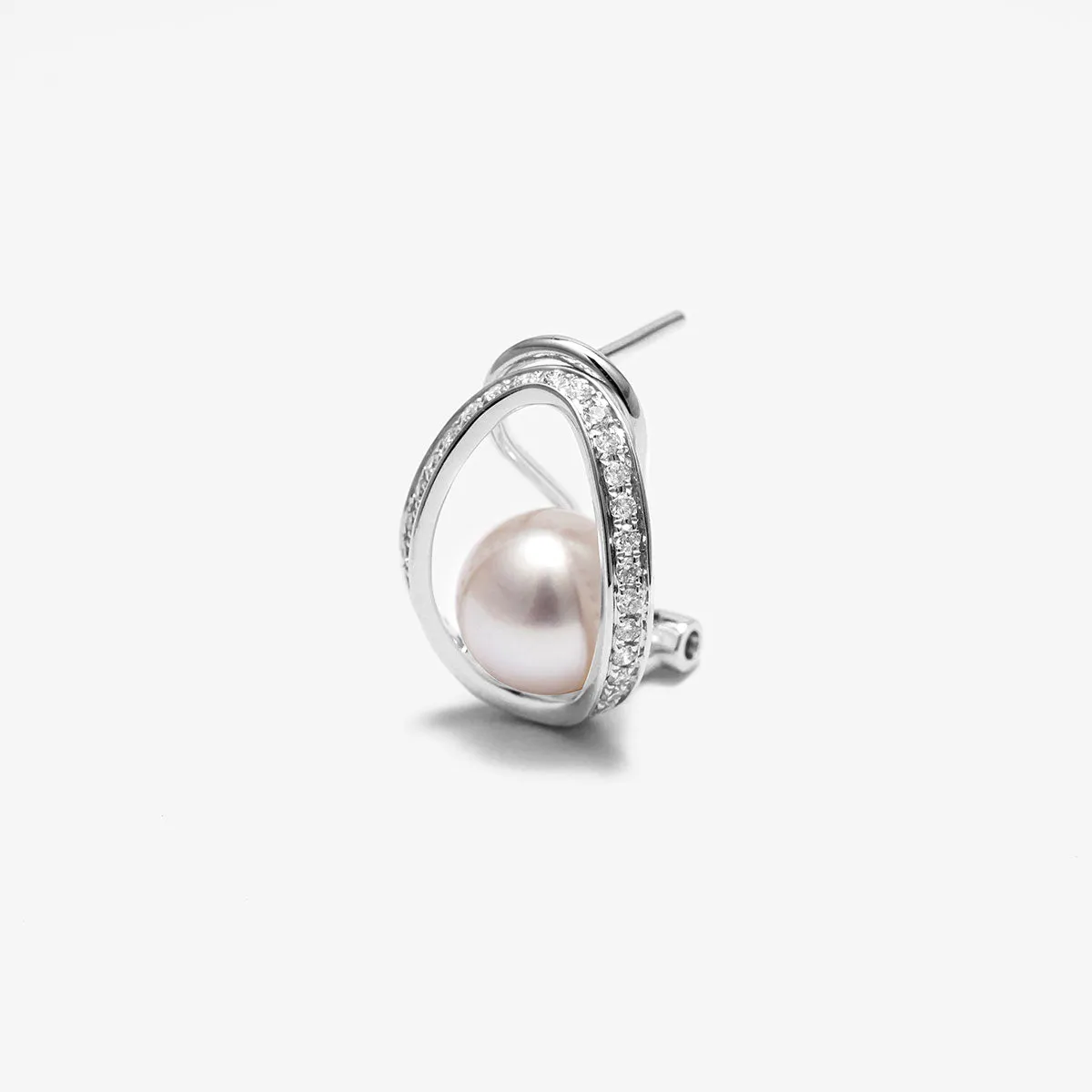 Akoya Pearl 18K White Gold Stand Out Designs Diamonds Stud Earrings