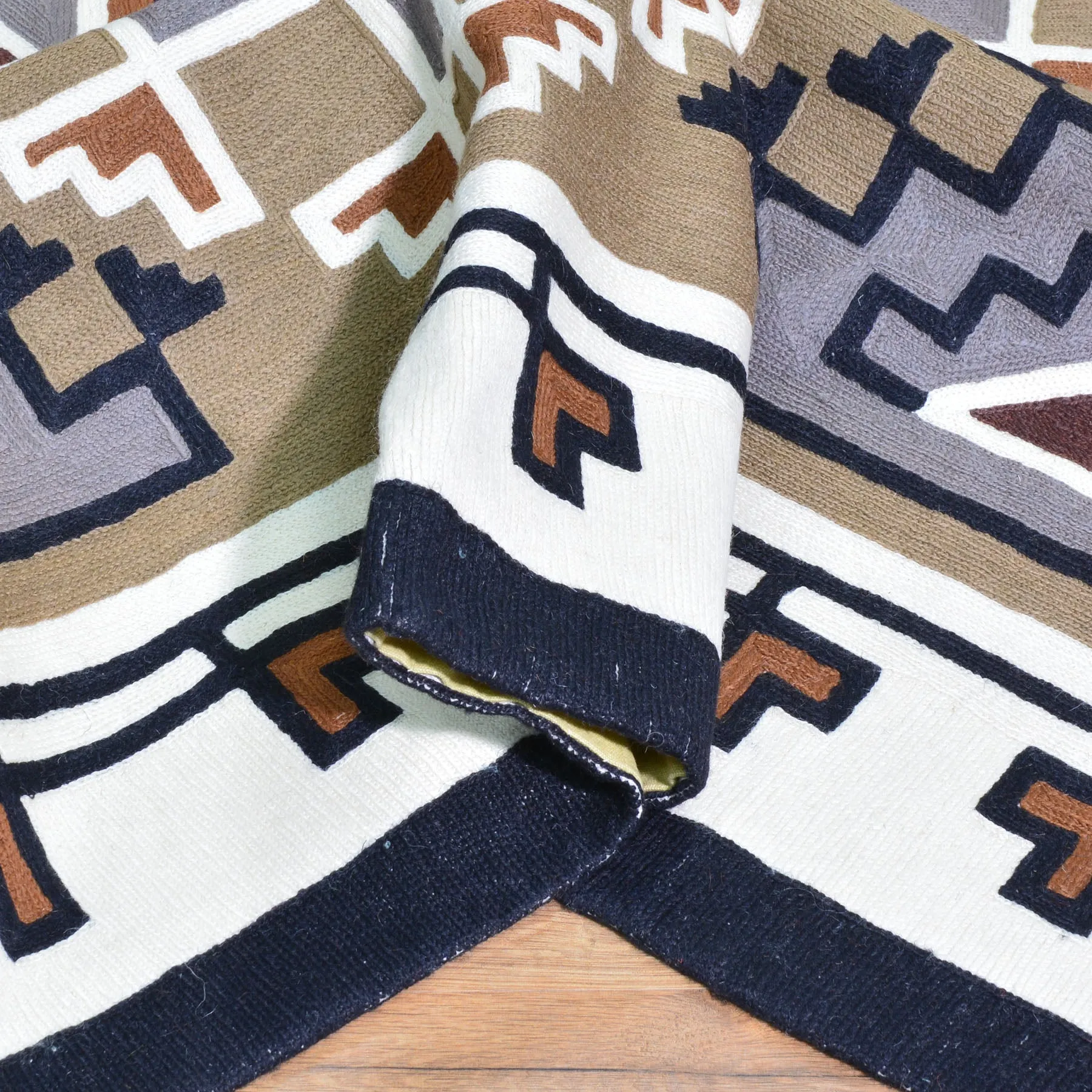 Chain-Stitched Kashmir Southwestern Design Wool Rug (Size 4.10 X 7.1) Brrsf-1098