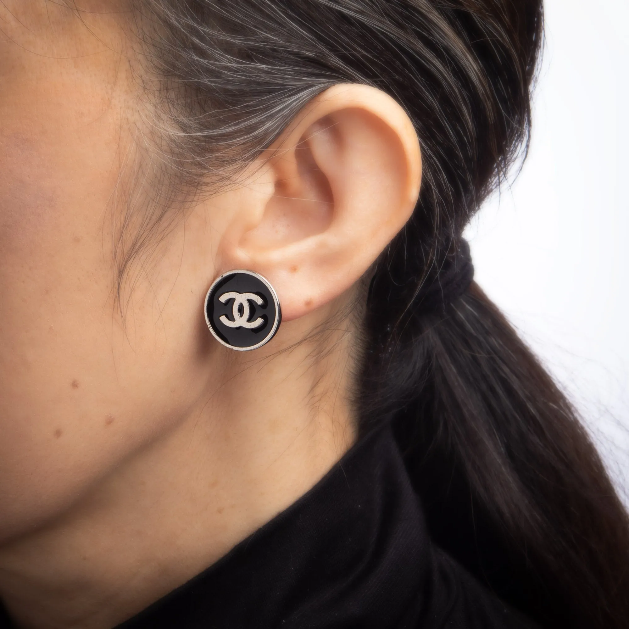 Chanel Earrings c2005 Black Enamel CC Logo Small Round Clip On White Metal