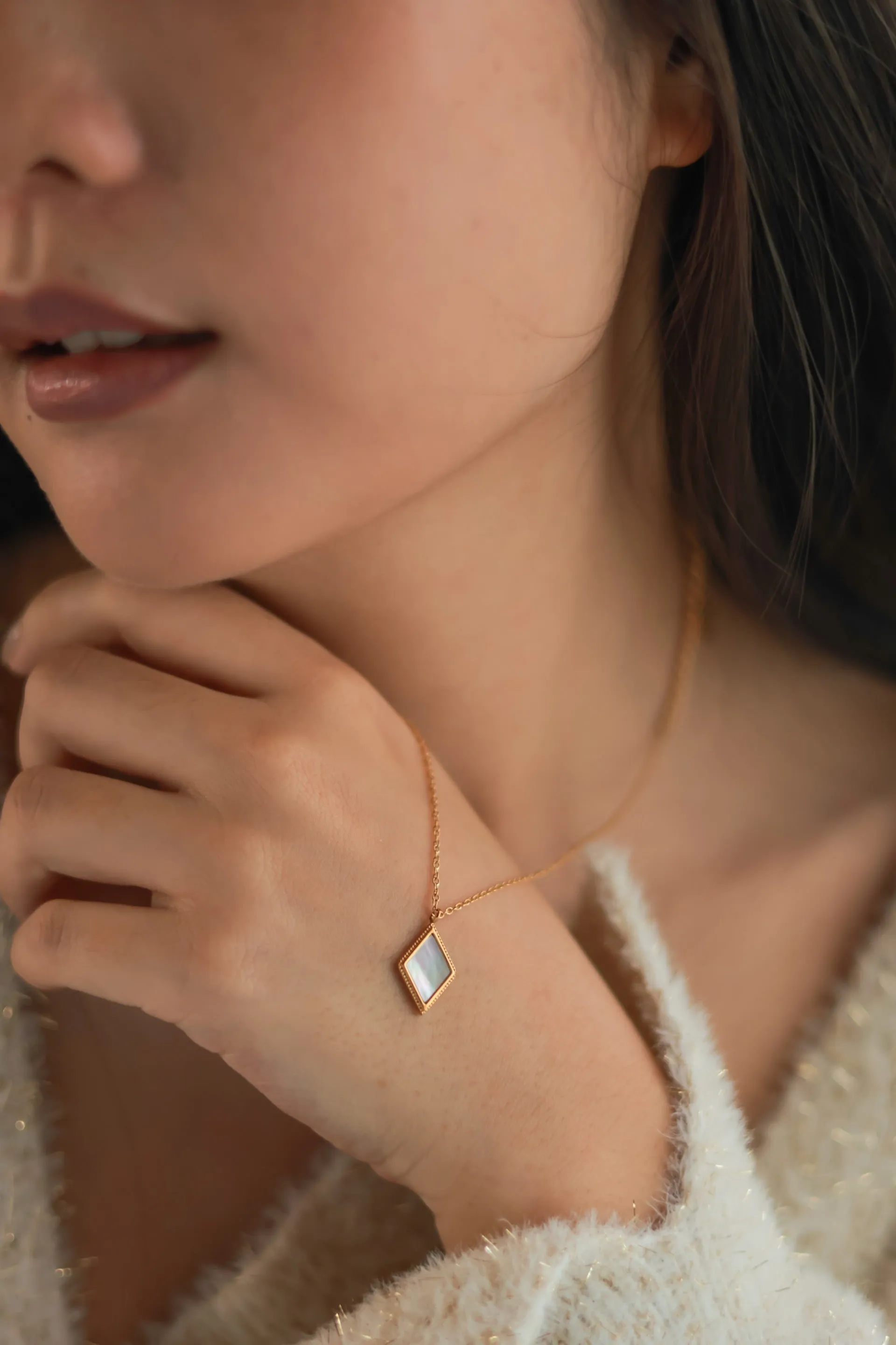 Diamond Shaped Mother of Pearl Necklace