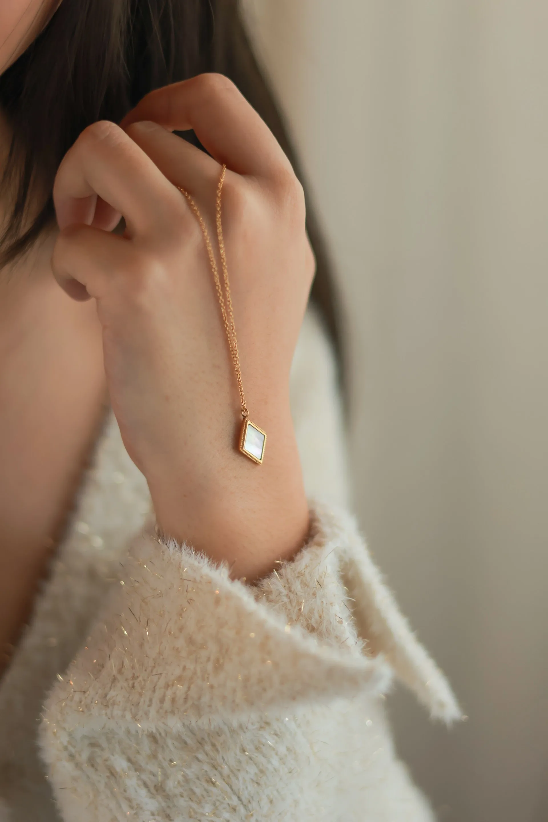 Diamond Shaped Mother of Pearl Necklace