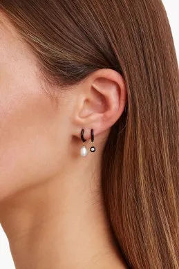 EG-5431 black earrings
