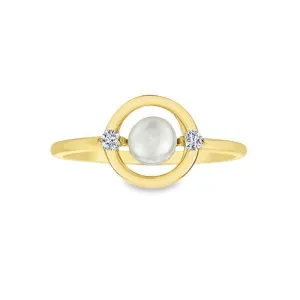 Elegant Pearl and 0.06TDW Canadian Diamond Ring in 10K Yellow Gold