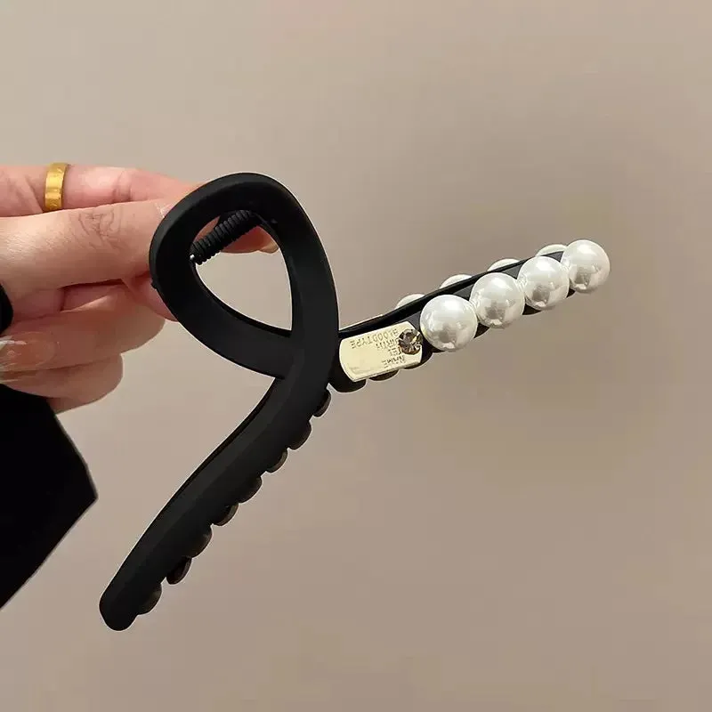 Elegant Pearl Hairclaw