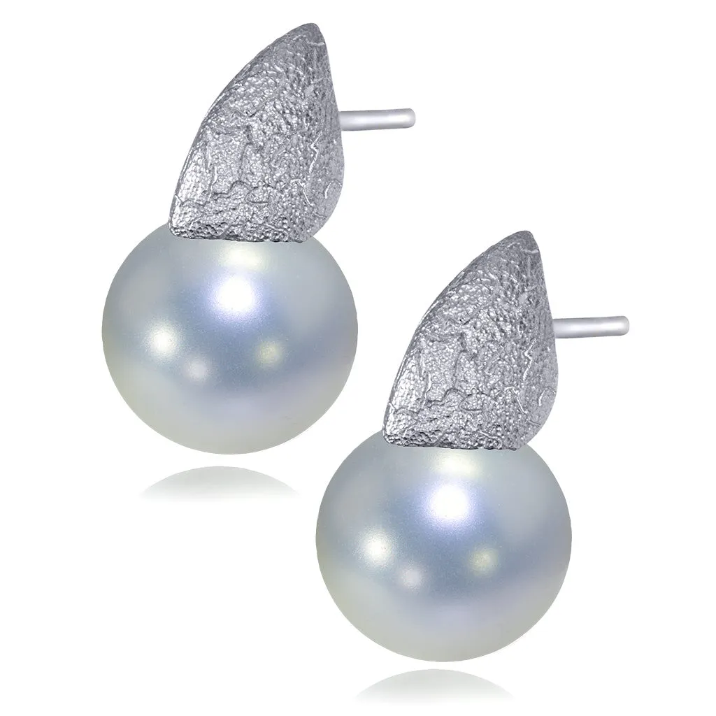 Gold Earrings with White Pearls