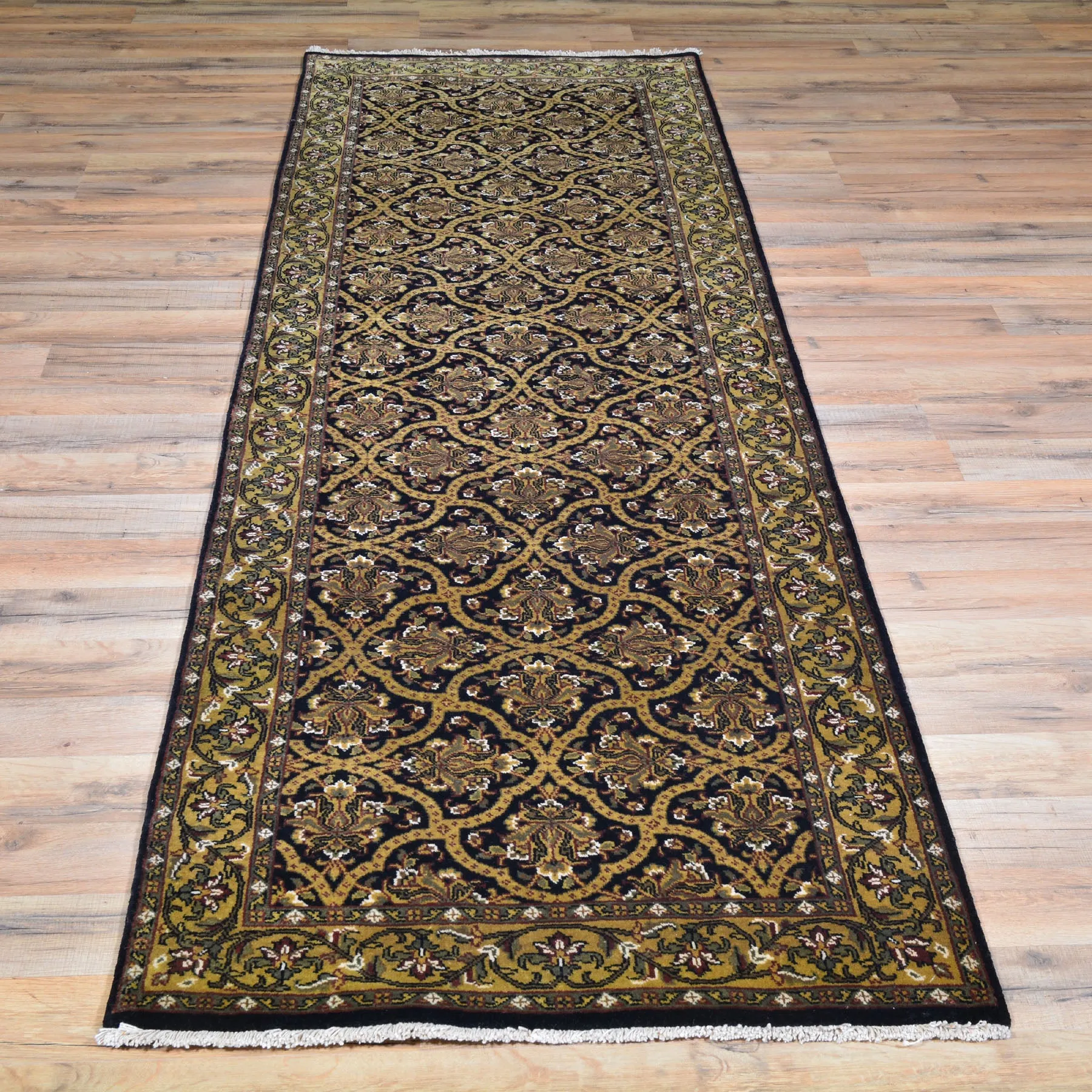 Hand-Knotted Fine  100% Wool Handmade Traditional Design rug  (Size 2.7 X 7.10) Cwral-2775