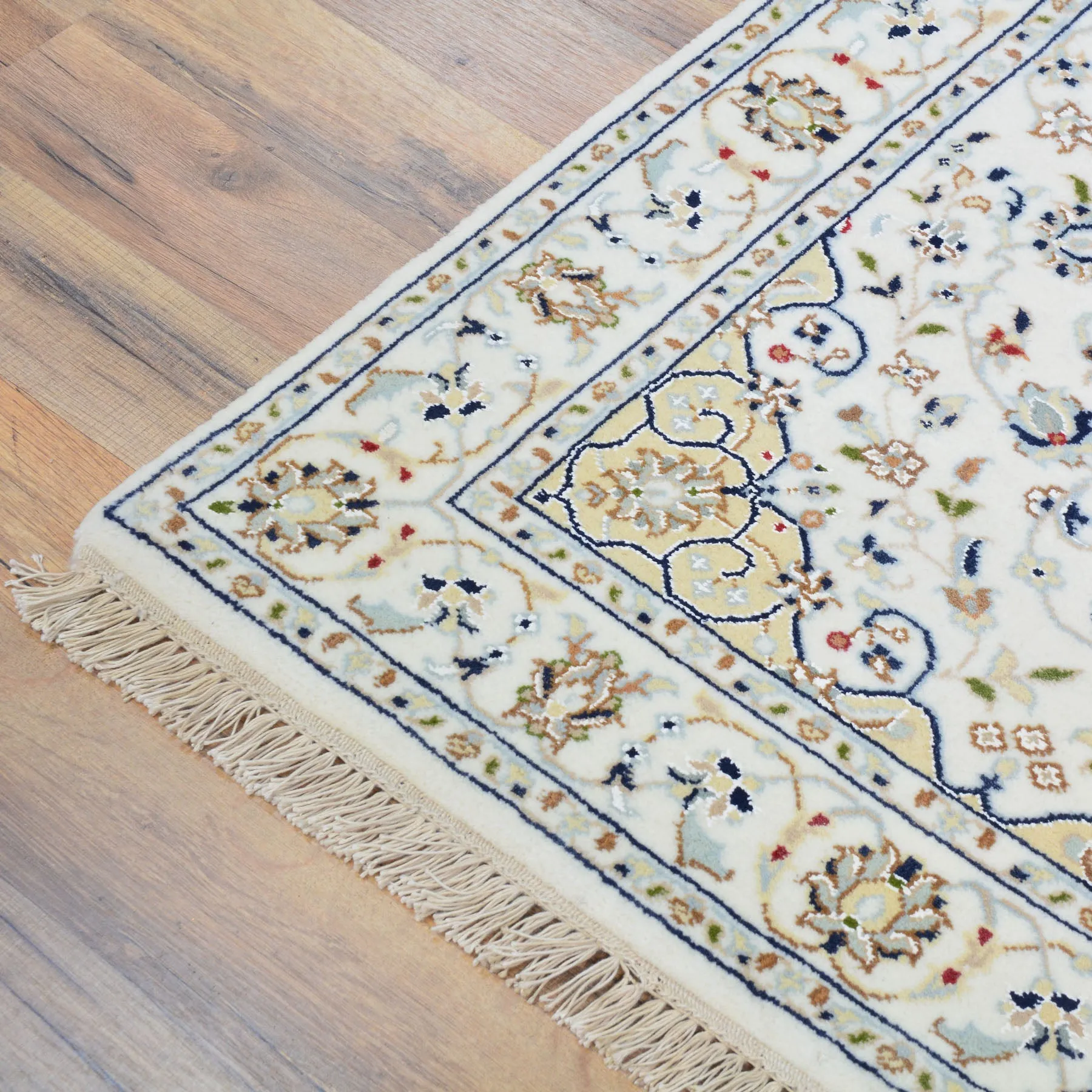 Hand-Knotted Oriental Handmade Tribal Nain Design Rug (Size 2.8 X 4.1) Cwral-10845