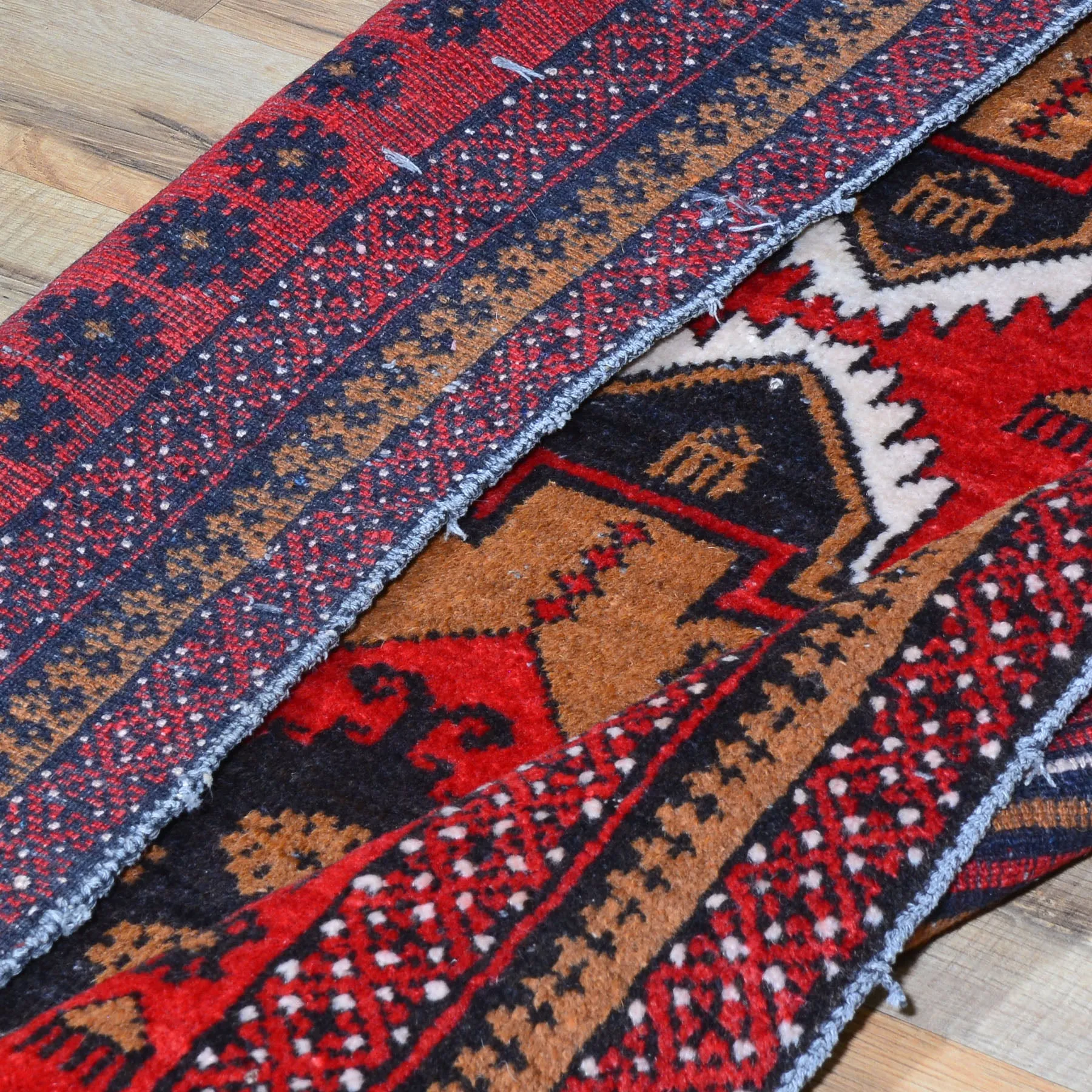 Hand-Knotted Vintage Baluch Tribal Design Handmade Wool Rug (Size 2.9 X 4.8) Cwral-4722