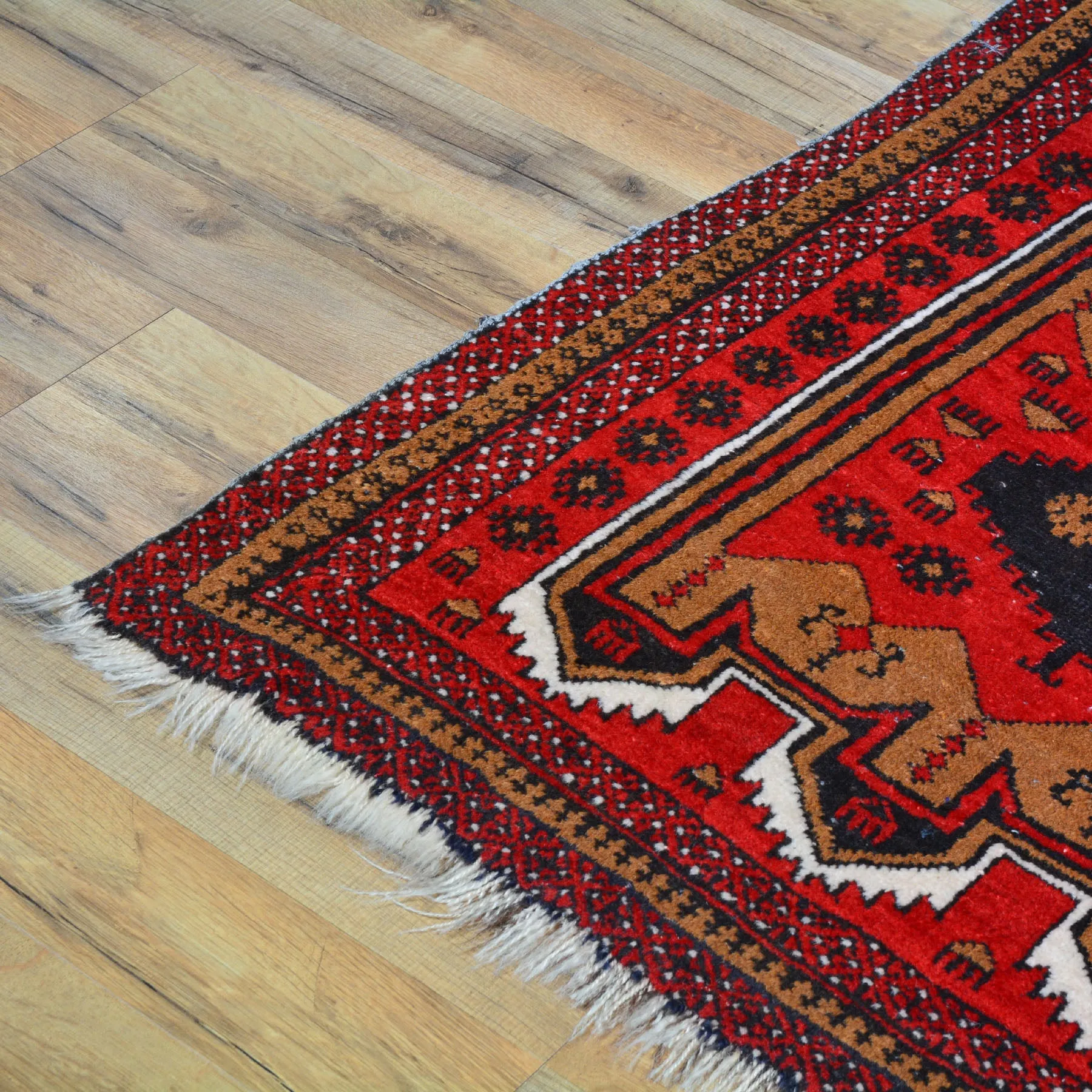 Hand-Knotted Vintage Baluch Tribal Design Handmade Wool Rug (Size 2.9 X 4.8) Cwral-4722