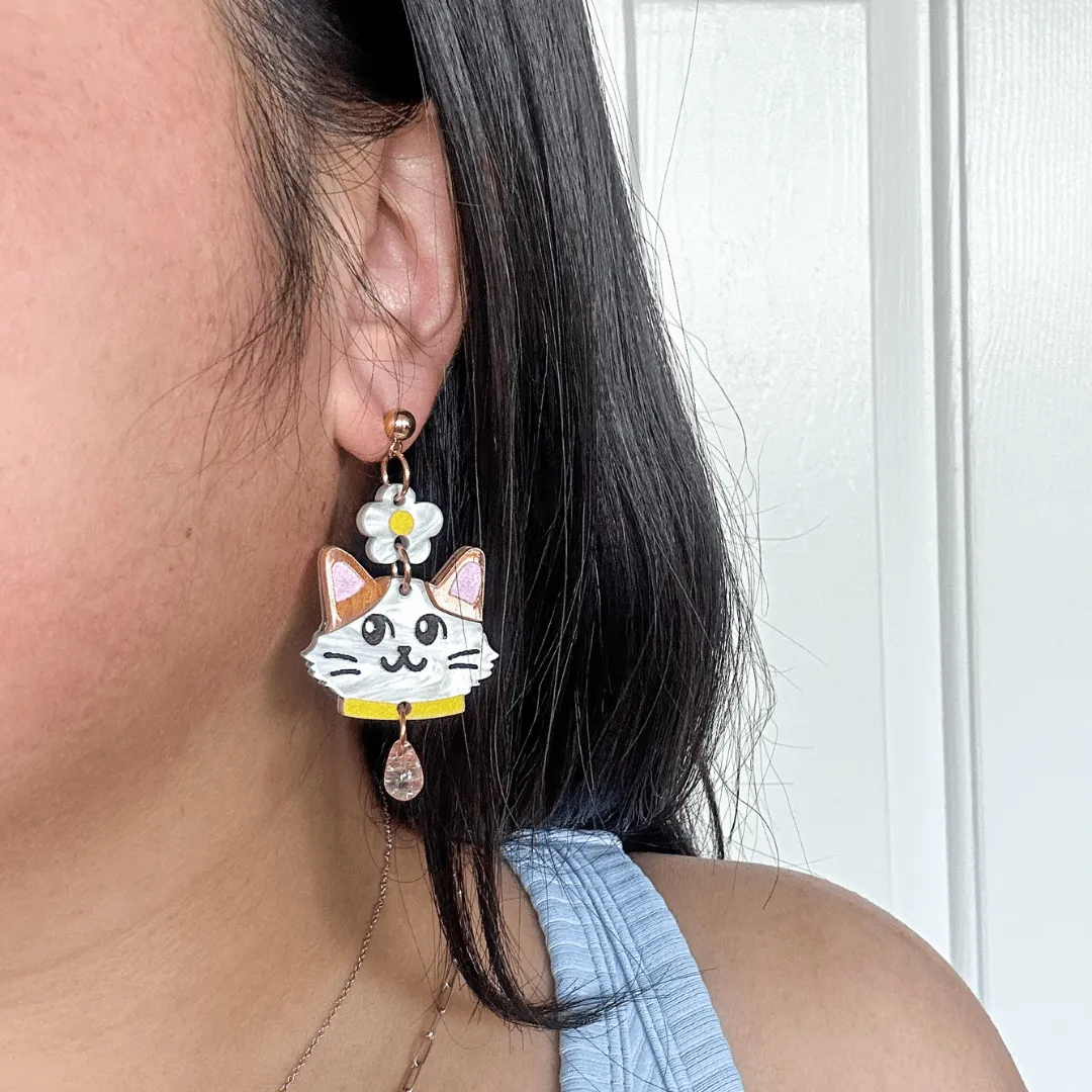 Little Daisy Cat Dangle (SINGLE)