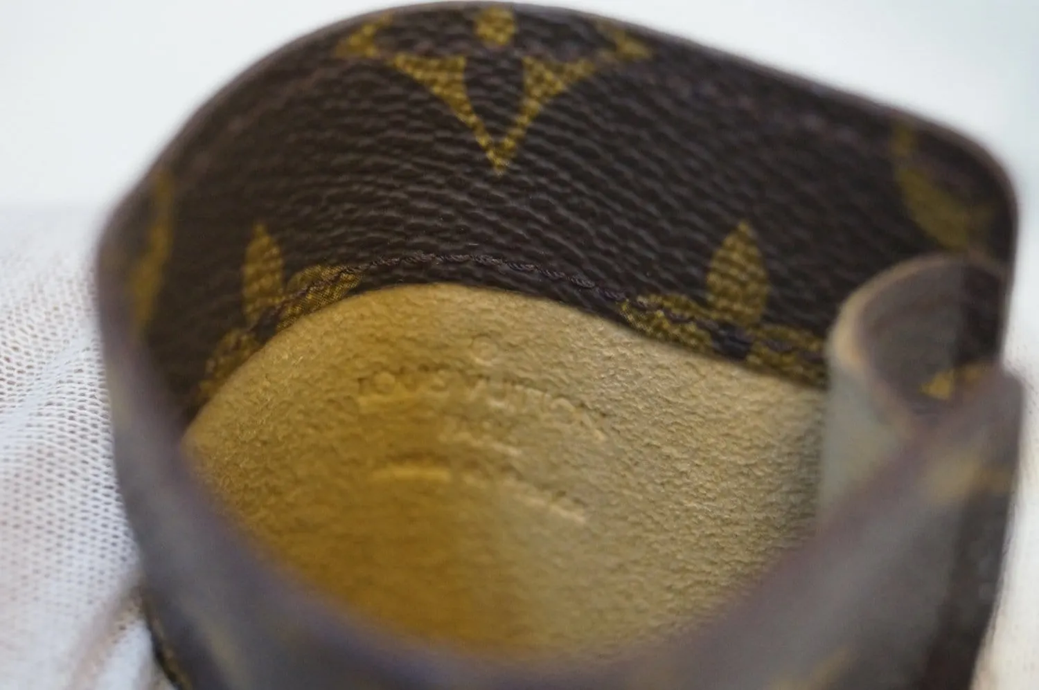 LOUIS VUITTON Monogram Etui a lunettes Simple Glasses Case