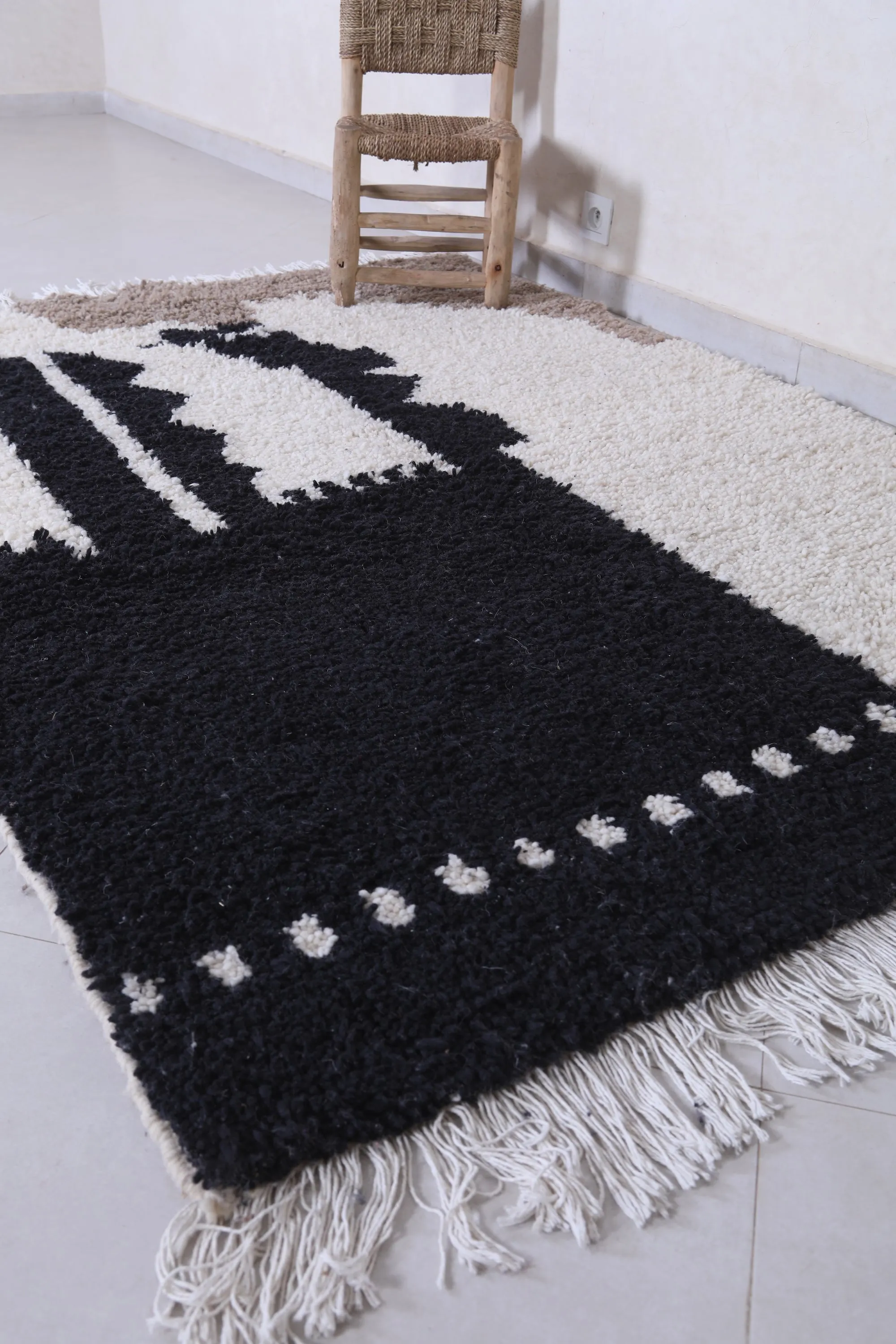 Moroccan Handmade Rug 4.6 x 6.3 Ft - Vintage Wool Design