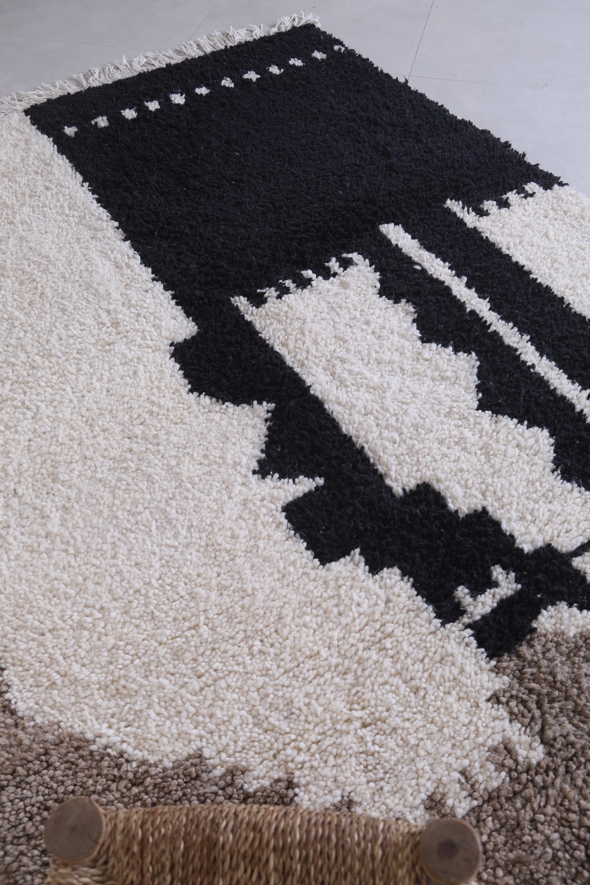 Moroccan Handmade Rug 4.6 x 6.3 Ft - Vintage Wool Design