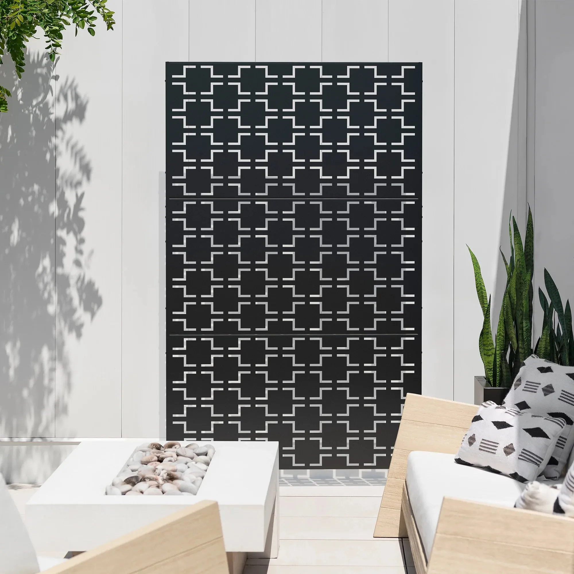 New in box! Veradek Quadra Matte Black Screen Series Metal Privacy Screen with stand! Includes 3 panels & stand! Retails $365 