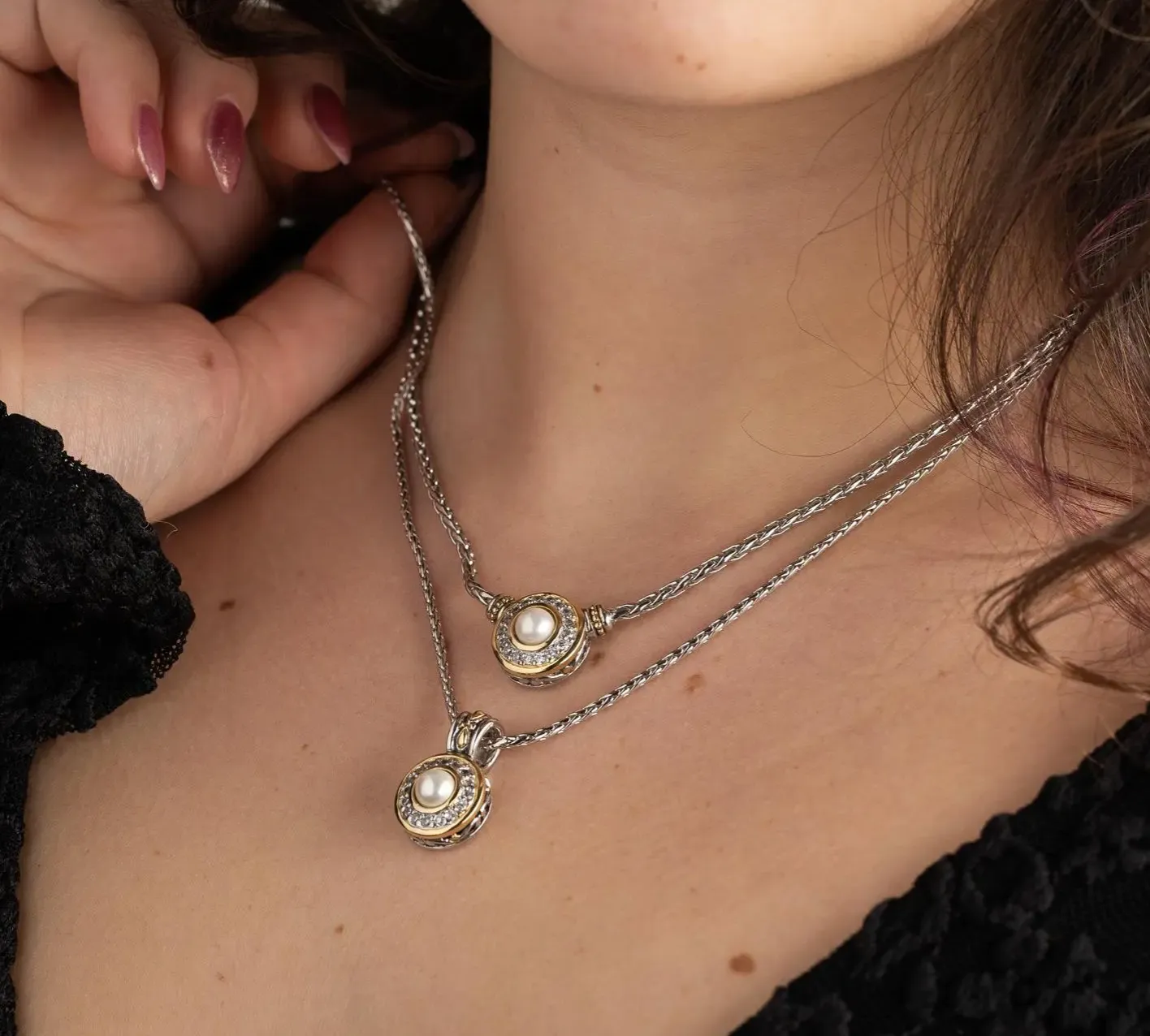 Pérola Pavé & White Seashell Pearl Pendant with Chain