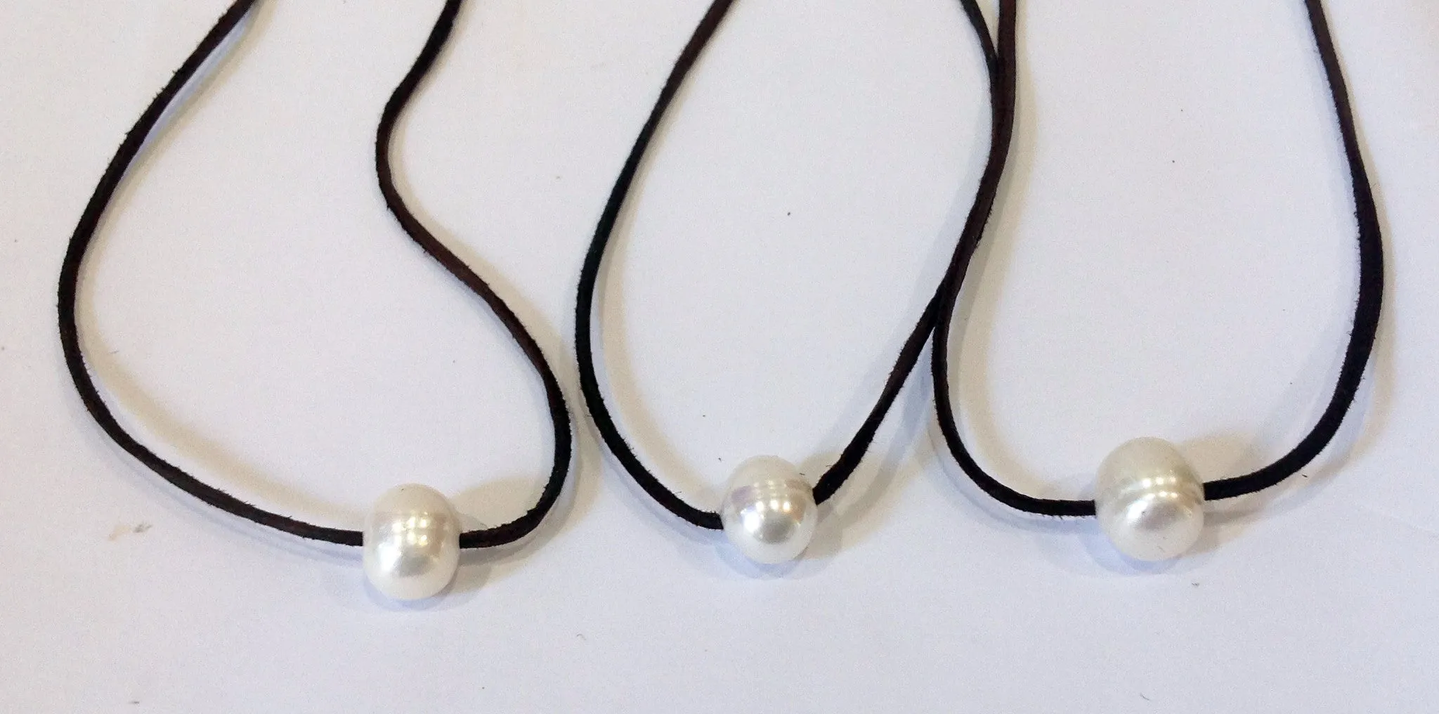 "One Love" Sliding Freshwater Pearl Necklace