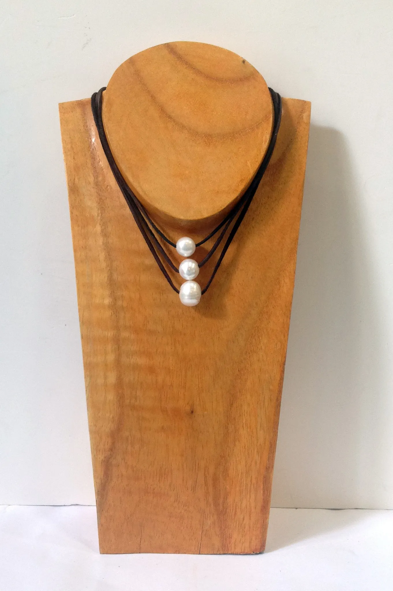 "One Love" Sliding Freshwater Pearl Necklace