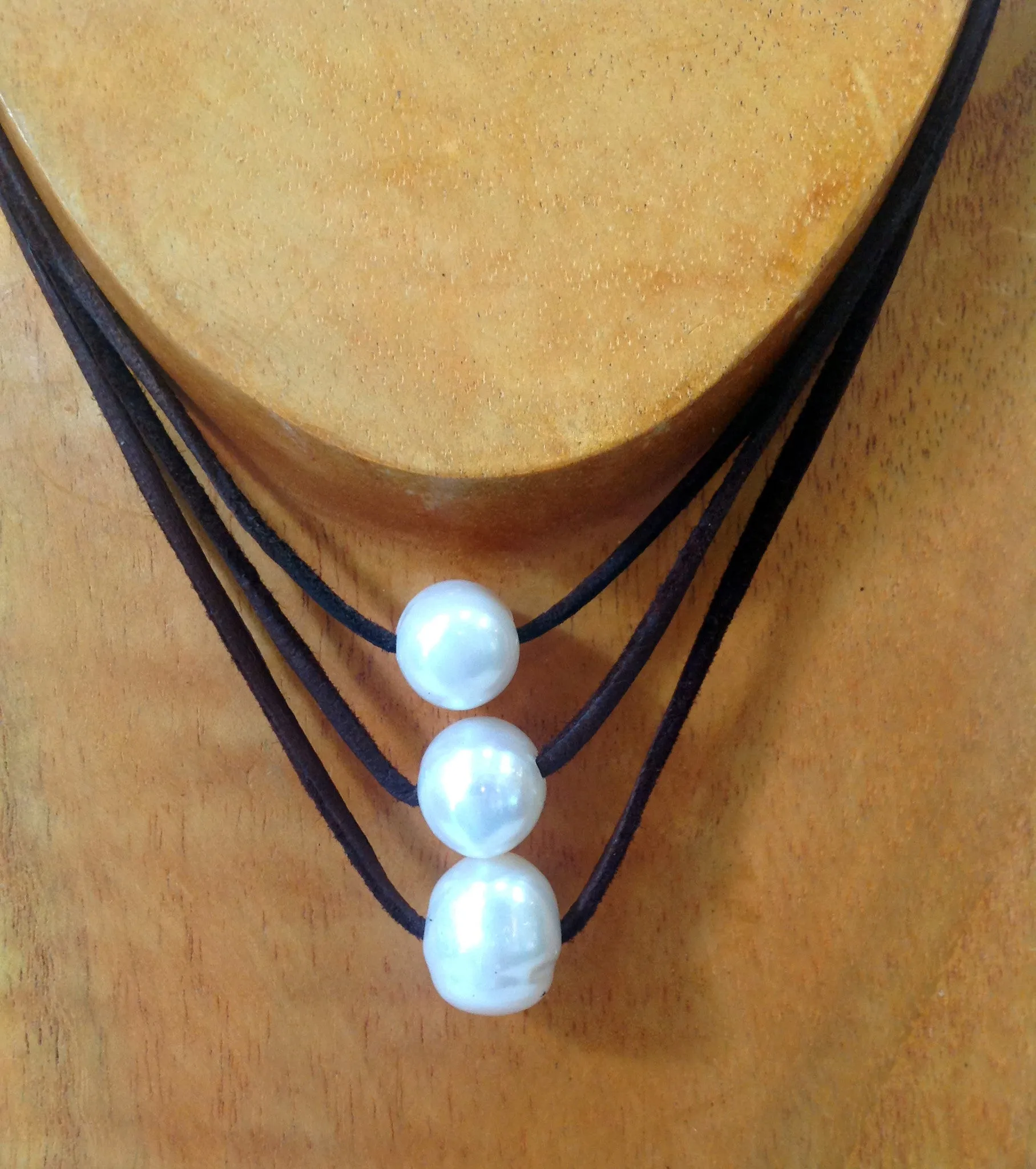 "One Love" Sliding Freshwater Pearl Necklace