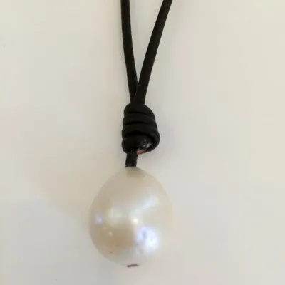"Tear From Heaven" Freshwater Pearl Necklace