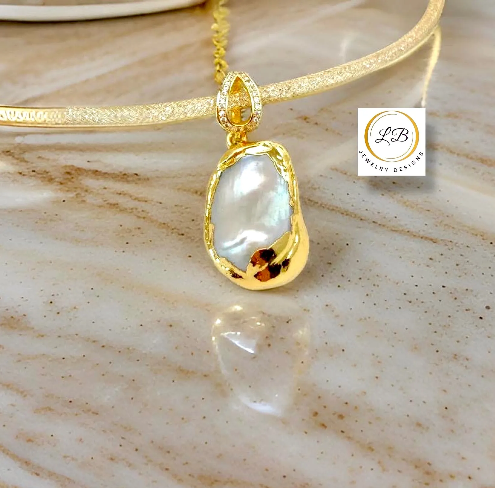 Regal White Keshi Pearl Gold Pendant Necklace 19”