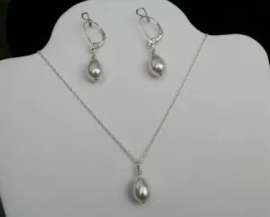 Simple Pearl Drop Necklace and Earring Set