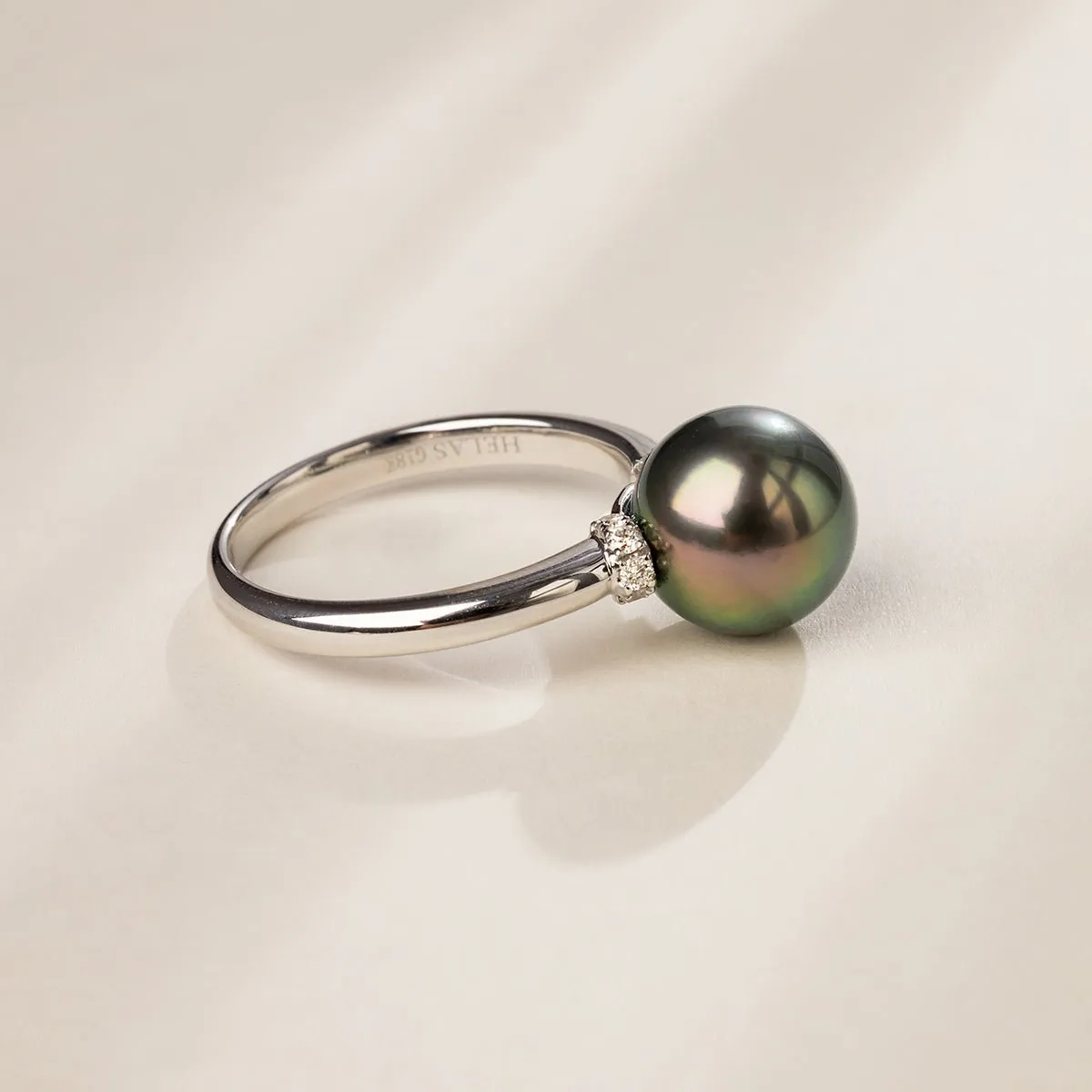 Tahitian Black Pearl 18K Gold Diamond Elegant Ring