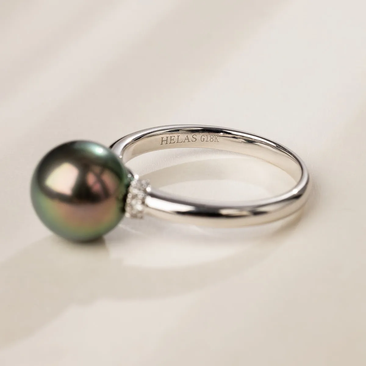 Tahitian Black Pearl 18K Gold Diamond Elegant Ring