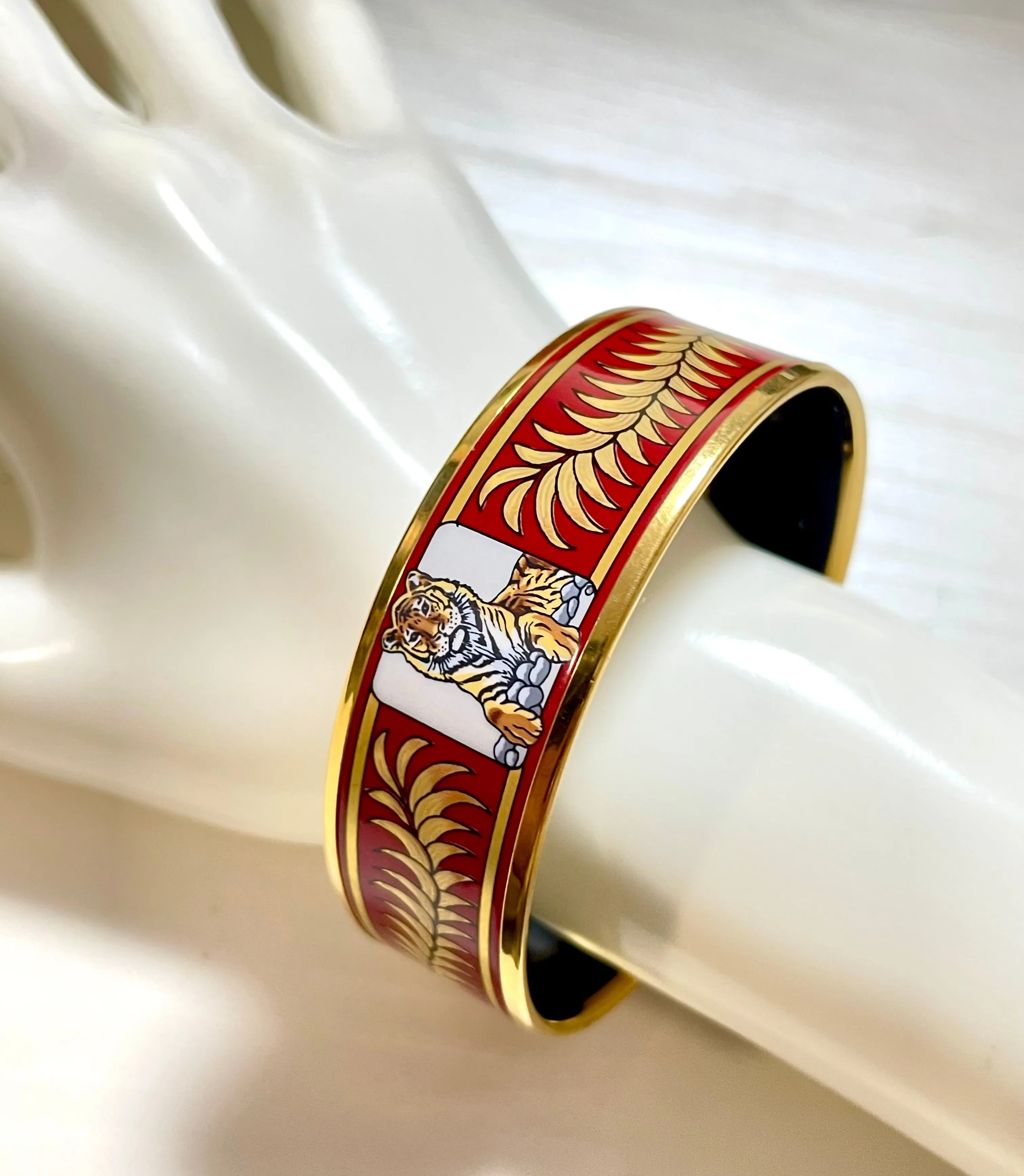 Vintage Hermes cloisonne enamel golden thick bangle, bracelet with cheetah, tiger motifs. Red. Must have beautiful jewelry. 070128ac7