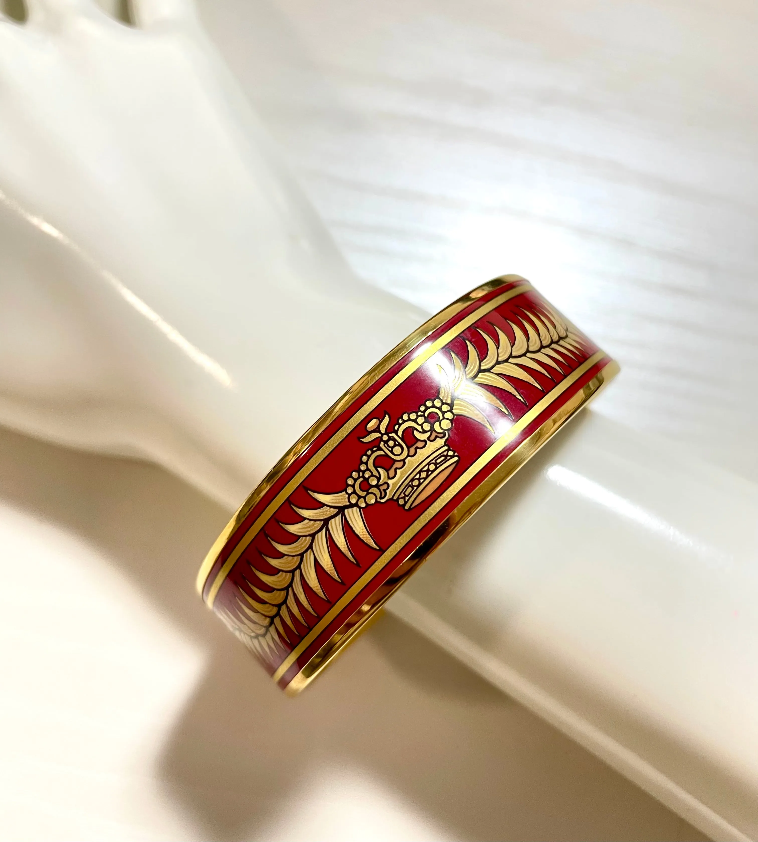 Vintage Hermes cloisonne enamel golden thick bangle, bracelet with cheetah, tiger motifs. Red. Must have beautiful jewelry. 070128ac7